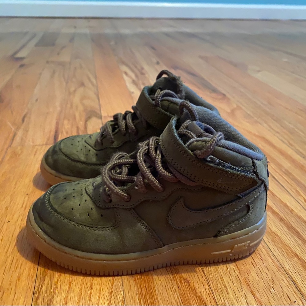 Nike Force 1 Mid Army Green